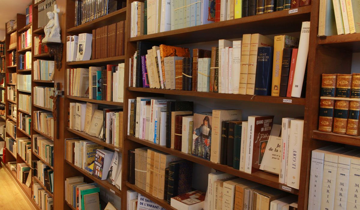 Librairie de livres chrétiens christianisme - intérieur magasin