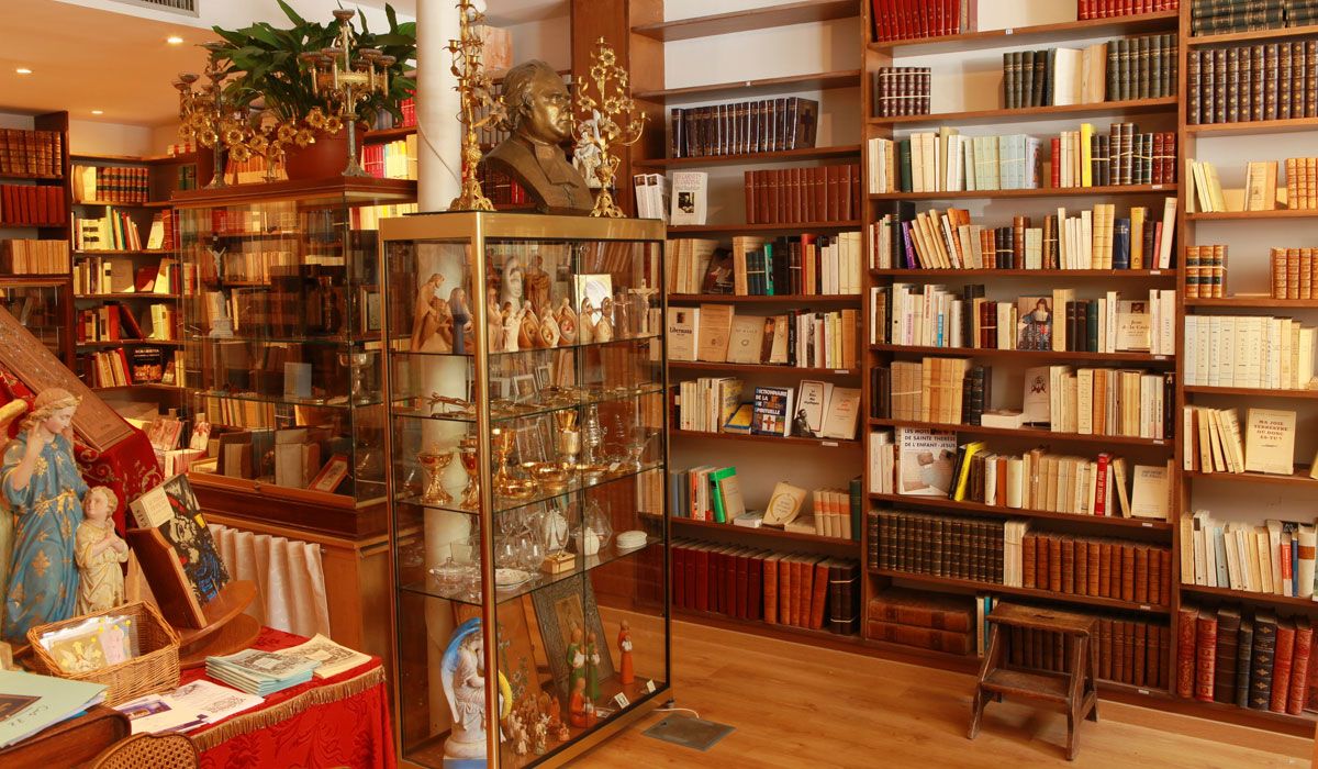 Librairie de livres chrétiens christianisme - intérieur magasin